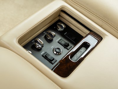 Lot 166 - 1998 Rolls-Royce Park Ward Limousine