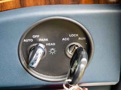 Lot 166 - 1998 Rolls-Royce Park Ward Limousine