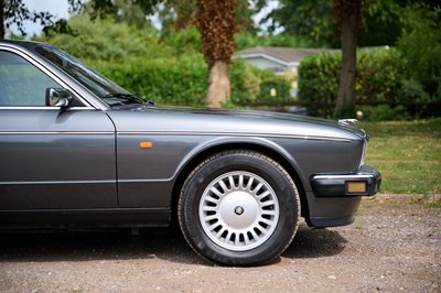 Lot 105 - 1994 Jaguar Sovereign (6.0 litre)