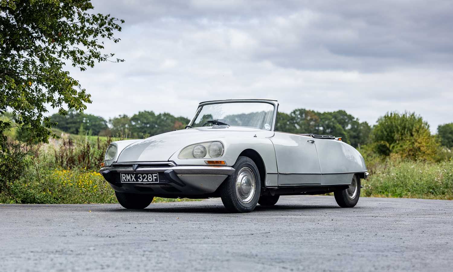 Lot 157 - 1967 Citroën ID19 Convertible
