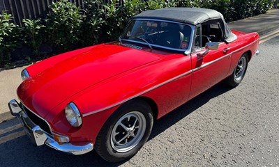 Lot 261 - 1971 MGB Roadster