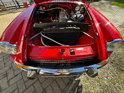 Lot 261 - 1971 MGB Roadster
