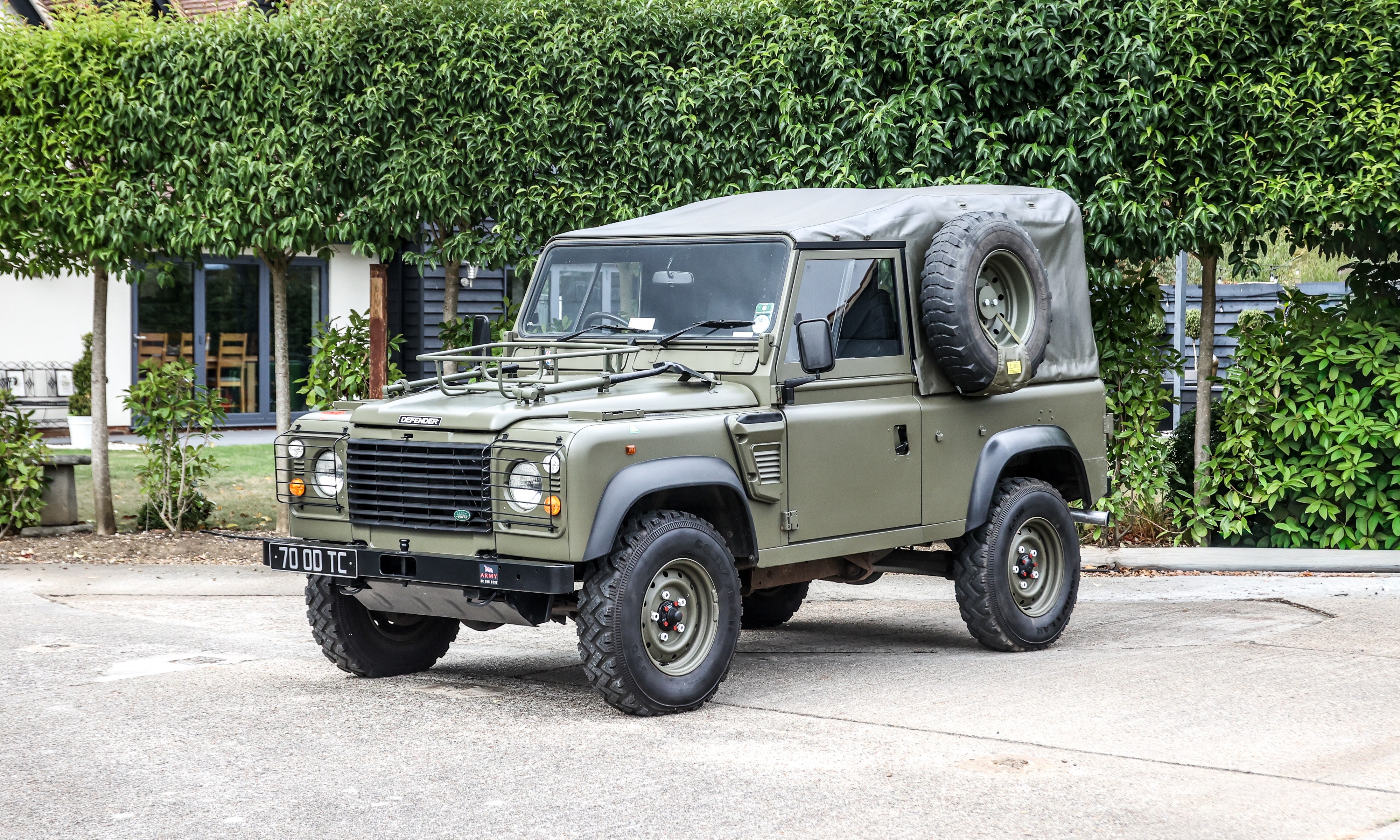 Lot 208 - 1998 Land Rover 90 Defender Wolf