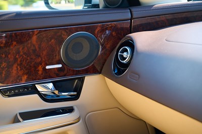 Lot 128 - 2010 Jaguar XJ Portfolio V8 (5.0 litre)