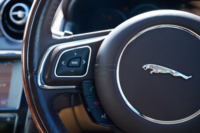 Lot 128 - 2010 Jaguar XJ Portfolio V8 (5.0 litre)