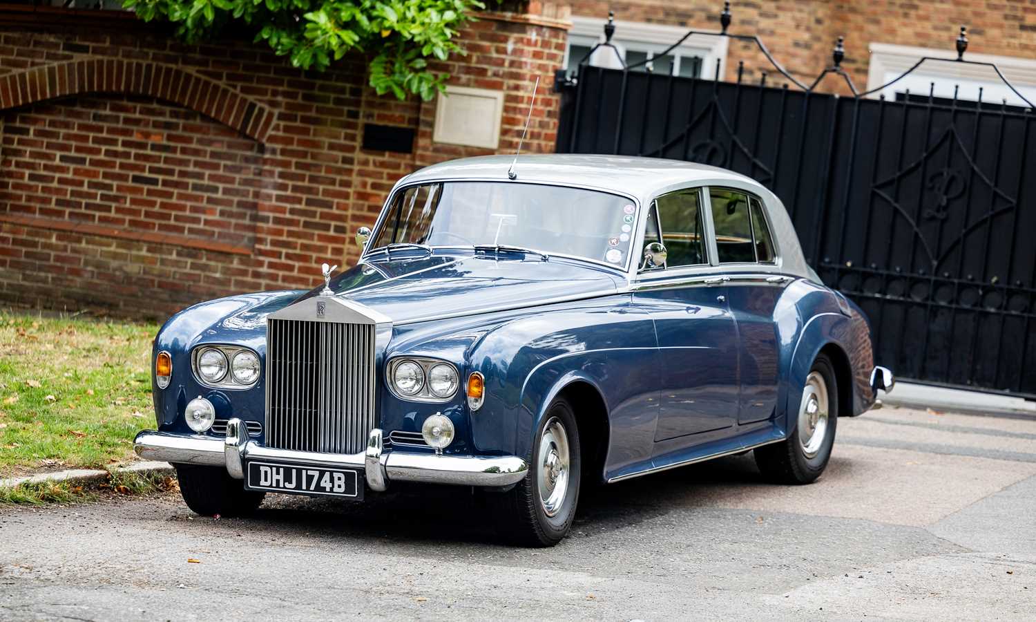 Lot 229 - 1964 Rolls-Royce Silver Cloud III