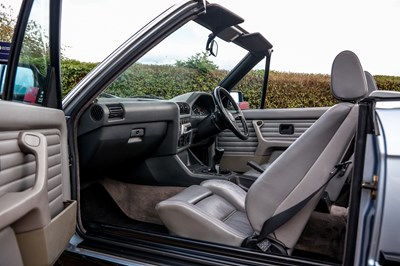 Lot 106 - 1993 BMW 318i (E30) Lux Convertible