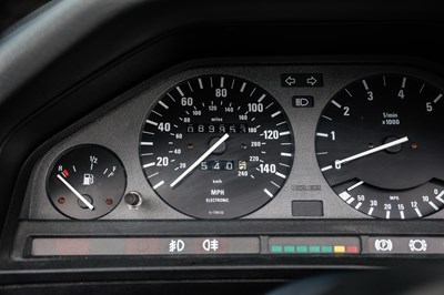 Lot 106 - 1993 BMW 318i (E30) Lux Convertible