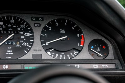 Lot 106 - 1993 BMW 318i (E30) Lux Convertible