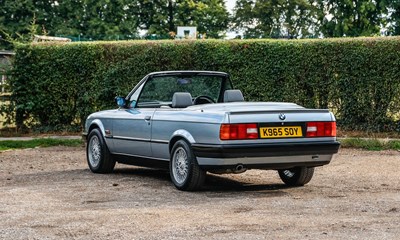 Lot 106 - 1993 BMW 318i (E30) Lux Convertible
