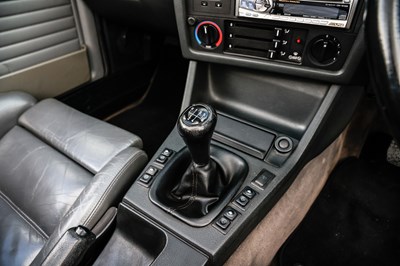 Lot 106 - 1993 BMW 318i (E30) Lux Convertible