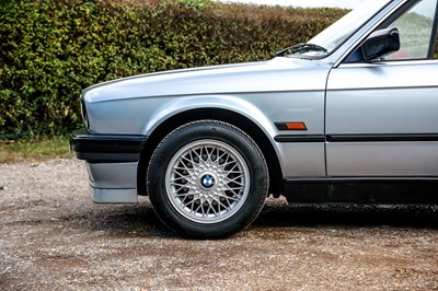 Lot 106 - 1993 BMW 318i (E30) Lux Convertible