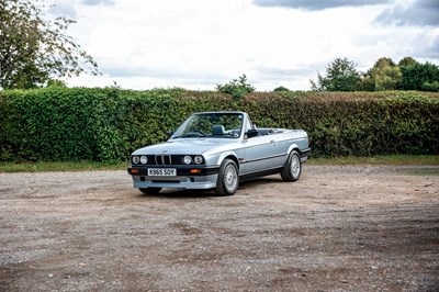Lot 106 - 1993 BMW 318i (E30) Lux Convertible