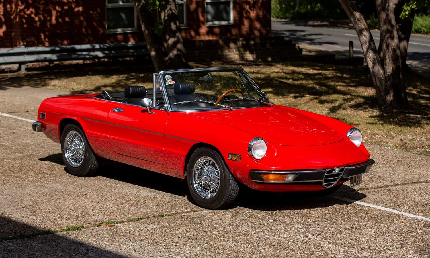 Lot 123 - 1975 Alfa Romeo 2000 Spider Veloce