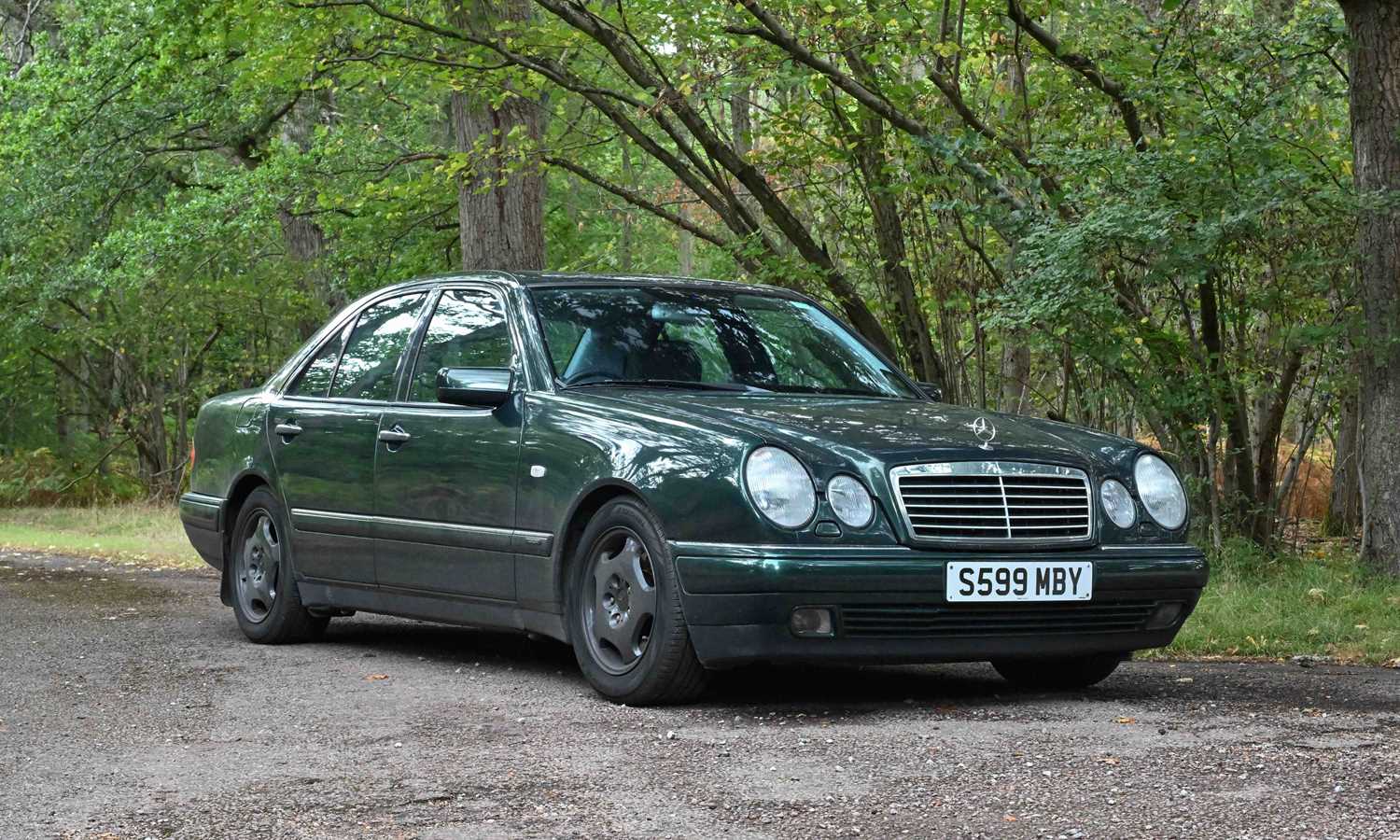 Lot 104 - 1998 Mercedes-Benz E320 (W210)