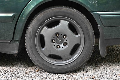 Lot 104 - 1998 Mercedes-Benz E320 (W210)