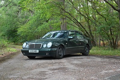Lot 104 - 1998 Mercedes-Benz E320 (W210)