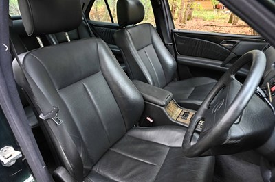 Lot 104 - 1998 Mercedes-Benz E320 (W210)