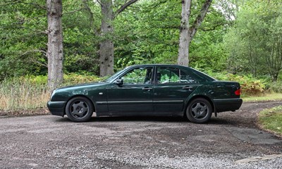 Lot 104 - 1998 Mercedes-Benz E320 (W210)