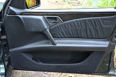 Lot 104 - 1998 Mercedes-Benz E320 (W210)