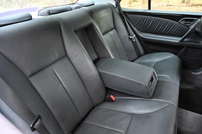 Lot 104 - 1998 Mercedes-Benz E320 (W210)