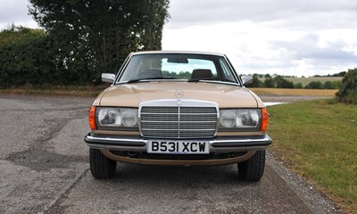 Lot 197 - 1985 Mercedes-Benz 230 CE
