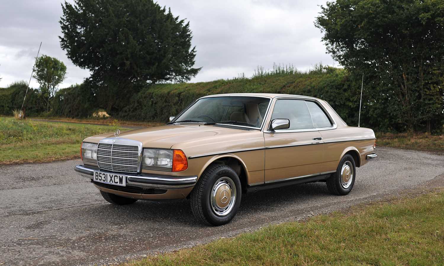 Lot 197 - 1985 Mercedes-Benz 230 CE