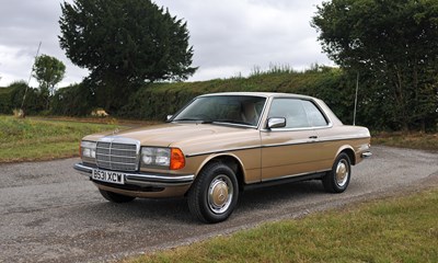 Lot 1985 Mercedes-Benz 230 CE