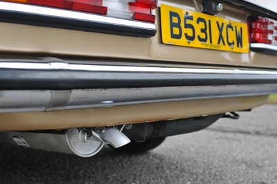 Lot 197 - 1985 Mercedes-Benz 230 CE