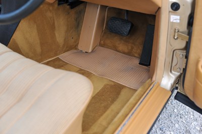 Lot 197 - 1985 Mercedes-Benz 230 CE