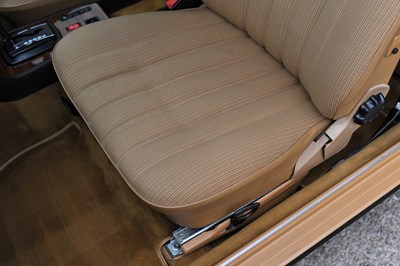 Lot 197 - 1985 Mercedes-Benz 230 CE