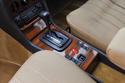 Lot 197 - 1985 Mercedes-Benz 230 CE