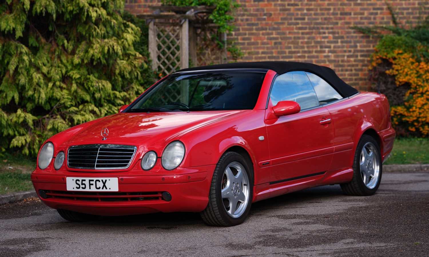 Lot 275 - 1999 Mercedes Benz 320 CLK Elegance Convertible