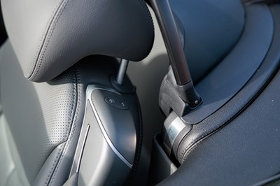 Lot 280 - 2004 Mercedes-Benz SL350