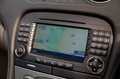 Lot 280 - 2004 Mercedes-Benz SL350