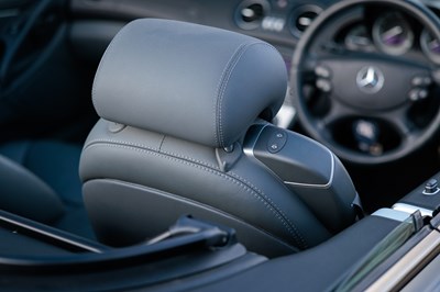 Lot 280 - 2004 Mercedes-Benz SL350