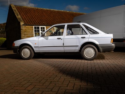Lot 1986 Ford Escort L