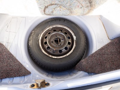 Lot 1986 Ford Escort L