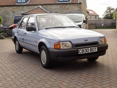 Lot 1986 Ford Escort L