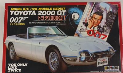 Lot James Bond Aston Martin Kits