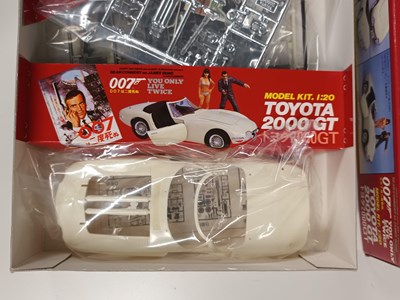Lot James Bond Aston Martin Kits