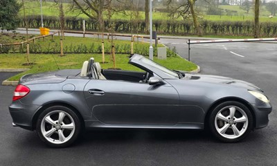 Lot 2005 Mercedes-Benz SLK 350