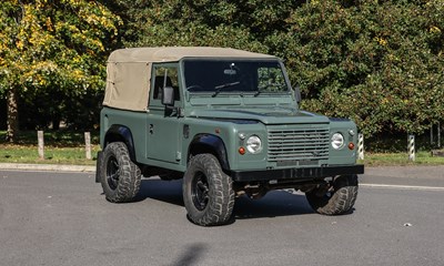 Lot 1999 Land Rover Defender 90 TD5