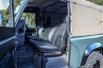 Lot 104 - 1999 Land Rover Defender 90 Td5