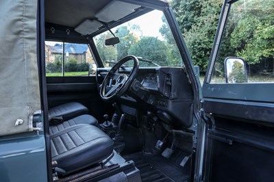 Lot 104 - 1999 Land Rover Defender 90 Td5