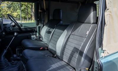 Lot 104 - 1999 Land Rover Defender 90 Td5