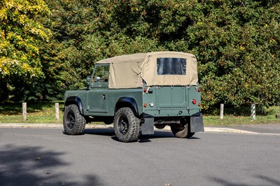 Lot 104 - 1999 Land Rover Defender 90 Td5