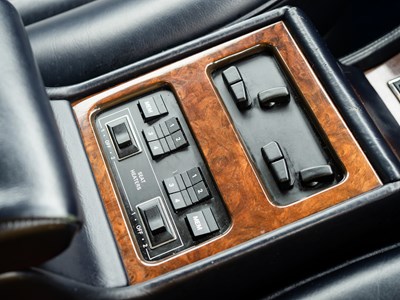 Lot 186 - 1999 Rolls-Royce Park Ward Limousine