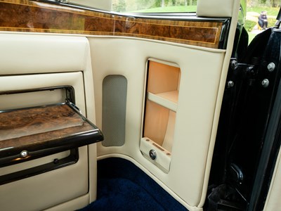 Lot 186 - 1999 Rolls-Royce Park Ward Limousine