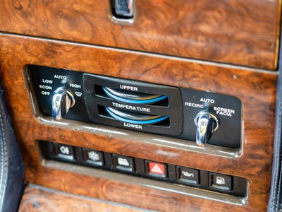 Lot 186 - 1999 Rolls-Royce Park Ward Limousine